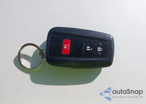 2018 Toyota Prius Two из США, поврежденный, VIN JTDKBRFUXJ3058120